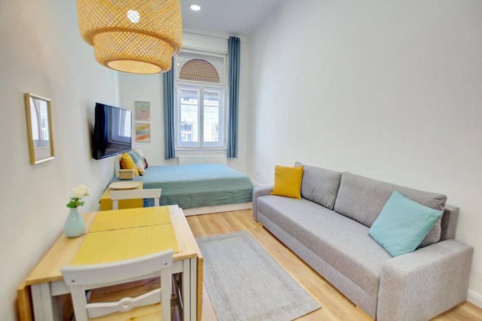 Pau Stylish Studios In The Heart Of Budapeste Exterior foto