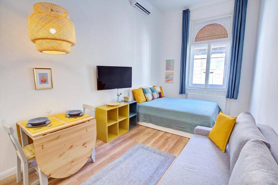 Pau Stylish Studios In The Heart Of Budapeste Exterior foto